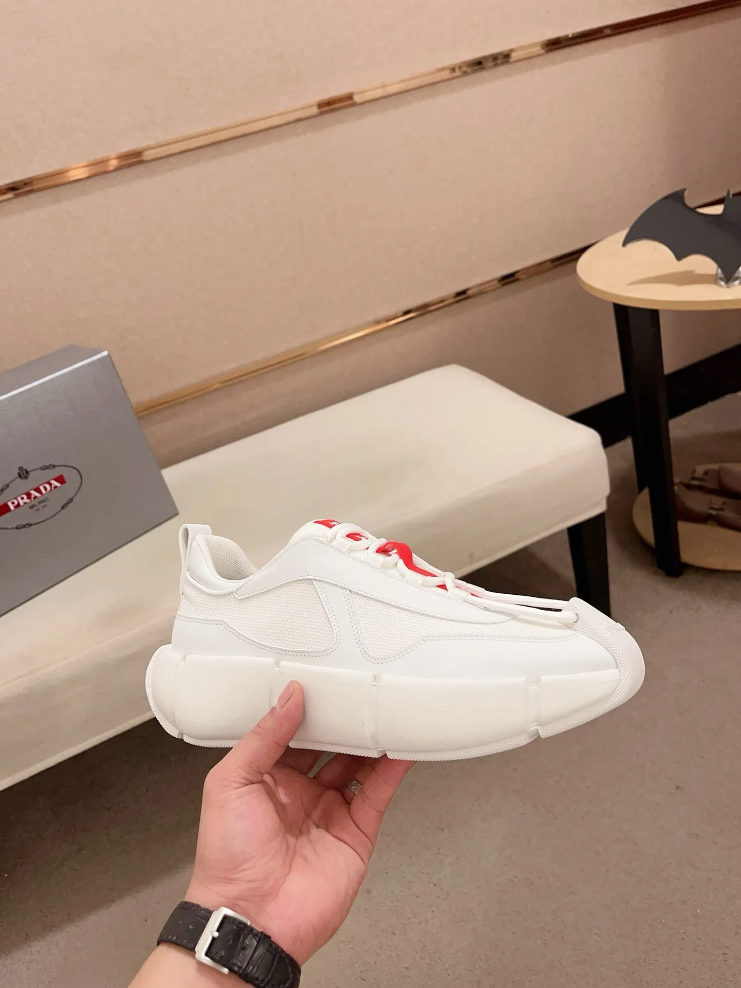Men's shoes 💰 540💰 ✔️✔️✔️High version High-quality new PRADA (Prada) counters are launched simultaneously, new men's shoes, 😘fabrics are selected from first-layer cowhide. Lining: imported elastic mesh➕cowhide lining. 👍🏿High-end☄️Open-molded non-slip rubber outsole, exquisite lines, simple and elegant, comfortable and high-end for leisure travel. Number of yards: 38 to 44. (Can be customized for 45 non-refundable)